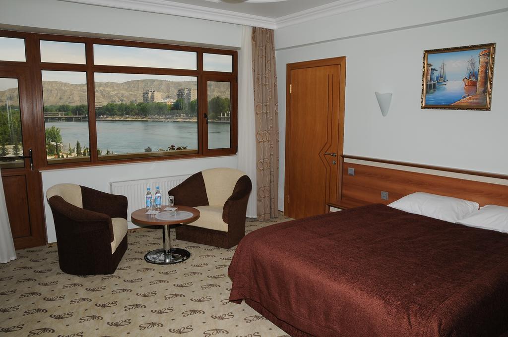 River Side Hotel Mingəçevir Zimmer foto