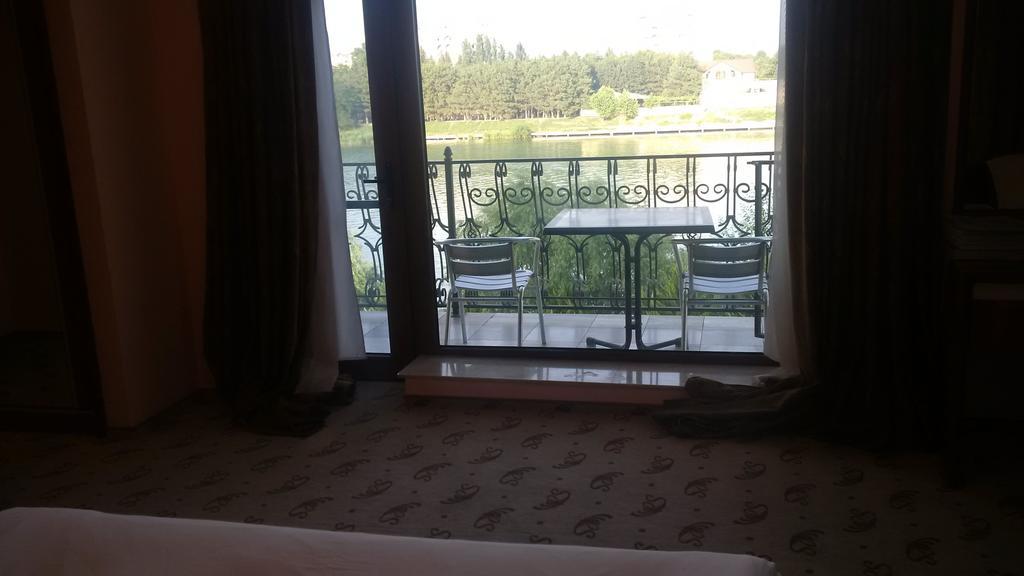 River Side Hotel Mingəçevir Zimmer foto